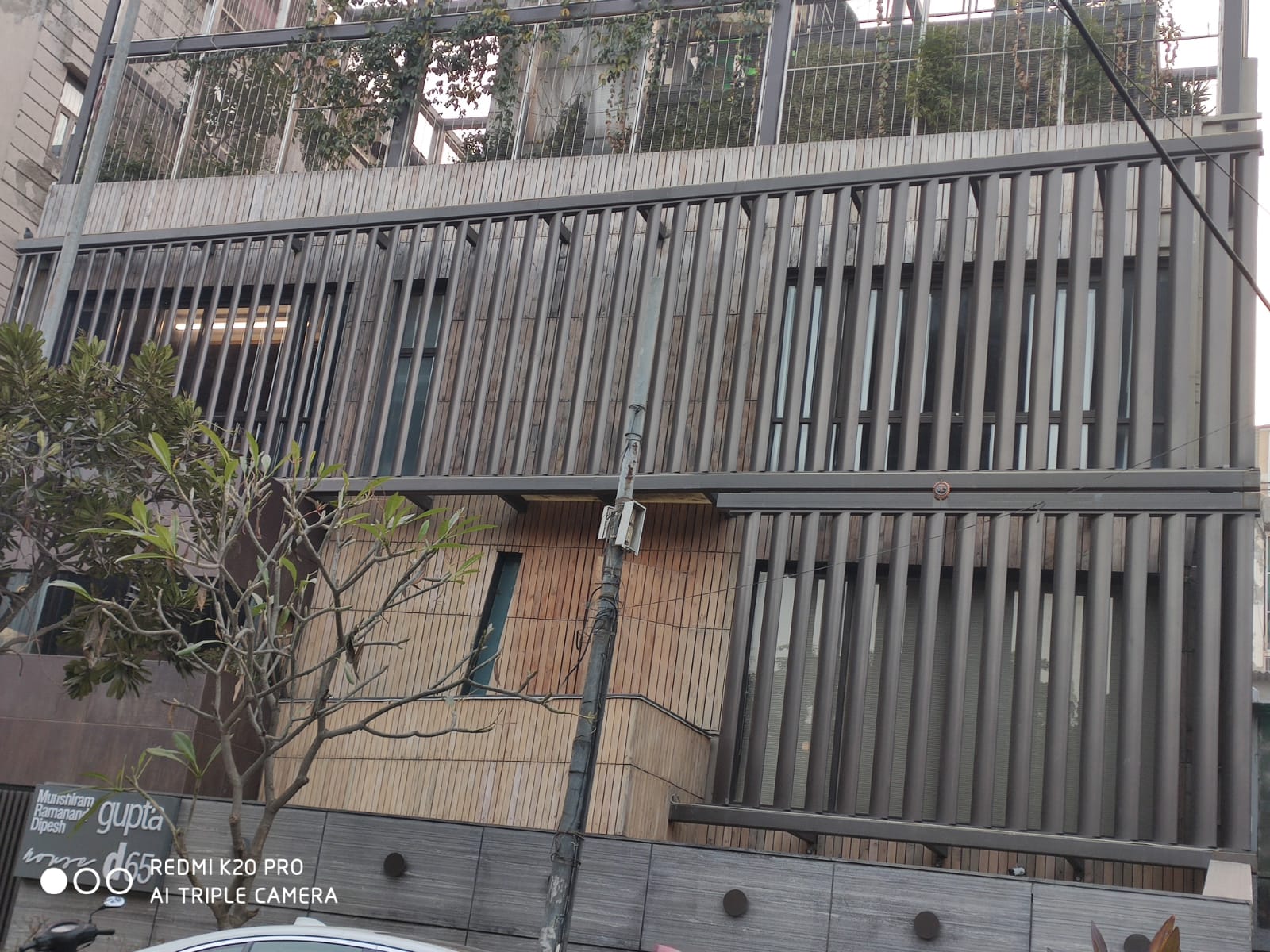 Alloy aluminium louvres and privacy screens