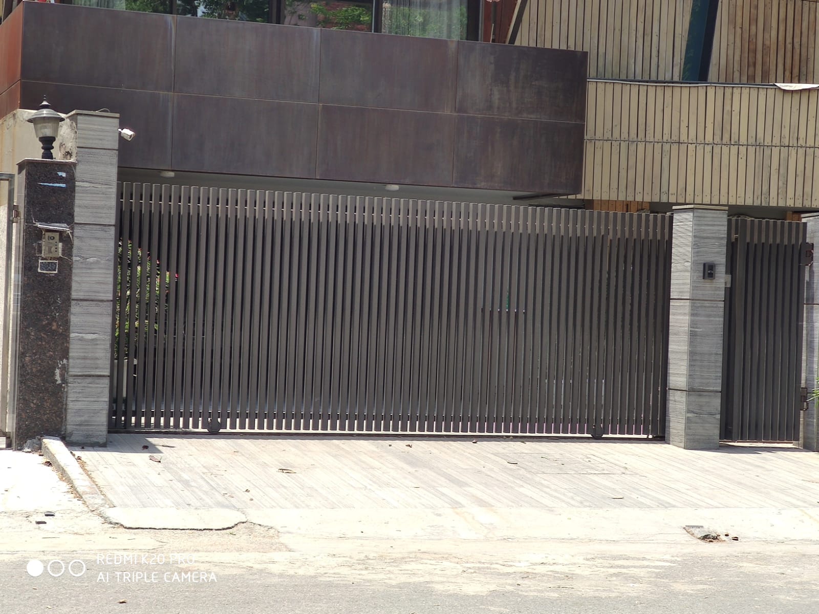 Telescopic Main Gate